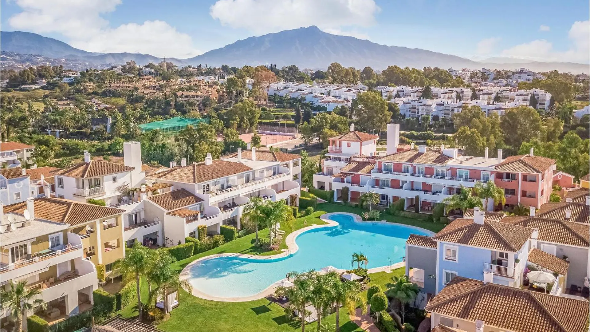 3 Bedroom Beautiful Apartment In Estepona