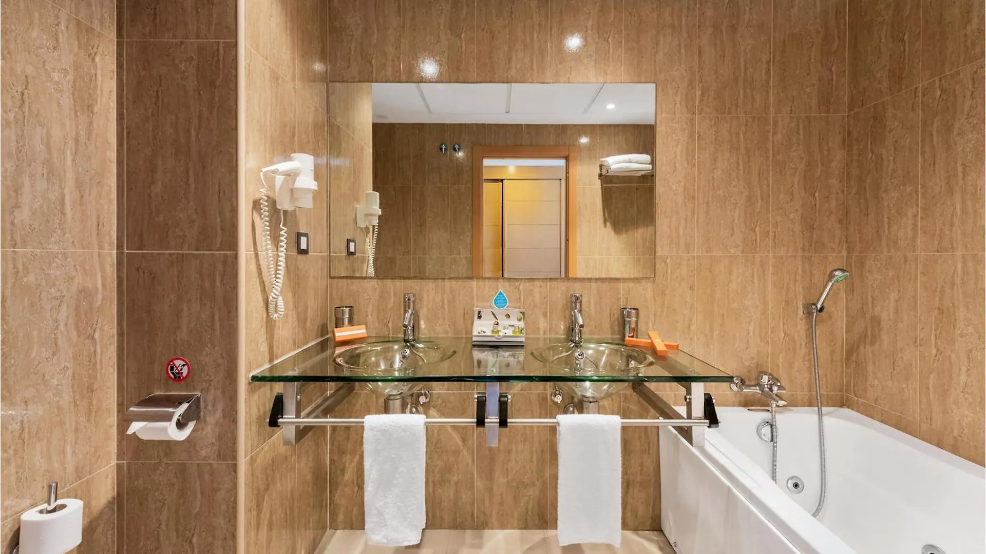 3 Bedroom Beautiful Apartment In Estepona