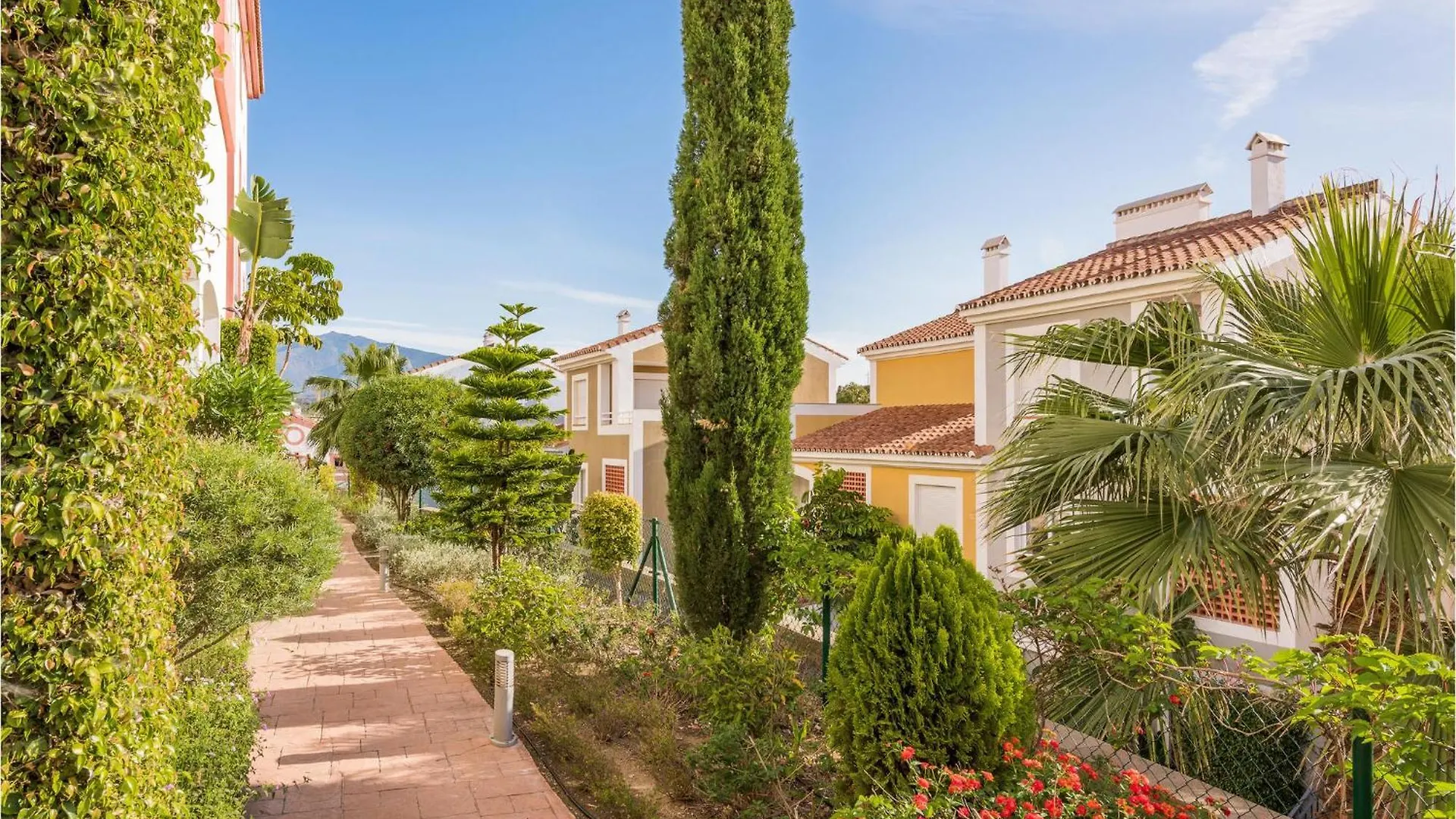 3 Bedroom Beautiful Apartment In Estepona Spain