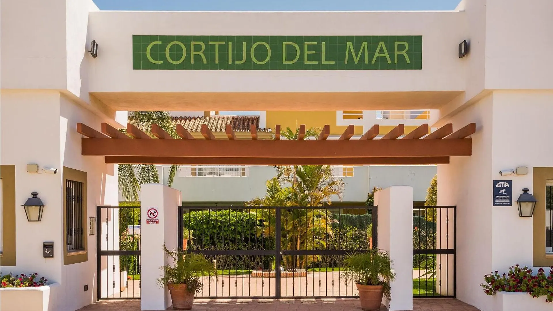 3 Bedroom Beautiful Apartment In Estepona
